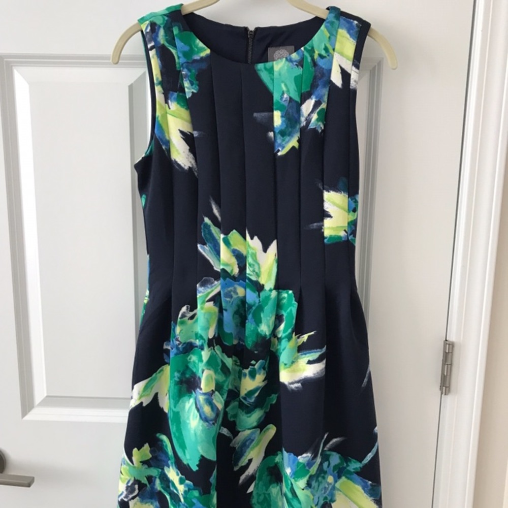 Vince Camuto knee length dress